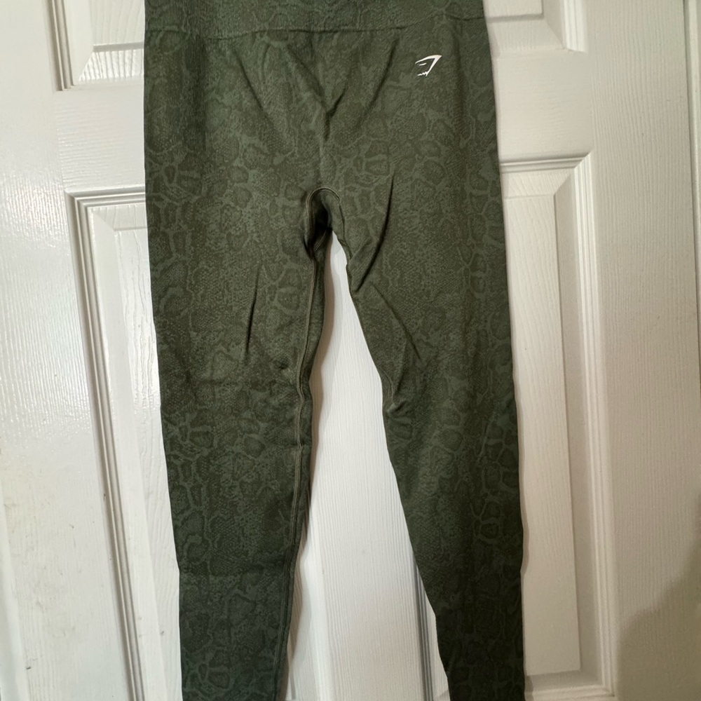 GYMSHARK ADAPT SAFARI SEAMLESS LEGGINGS- SIZE LARGE